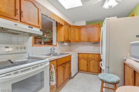 2408 G St, Lorain, OH 44052 photo 9
