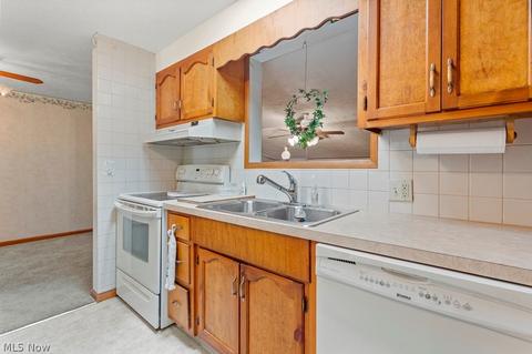 2408 G St, Lorain, OH 44052 photo 10