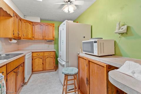 2408 G St, Lorain, OH 44052 photo 8