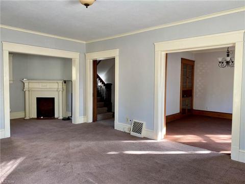 210 E Iron Ave, Dover, OH 44622 photo 4