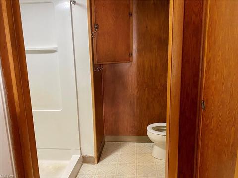 210 E Iron Ave, Dover, OH 44622 photo 9