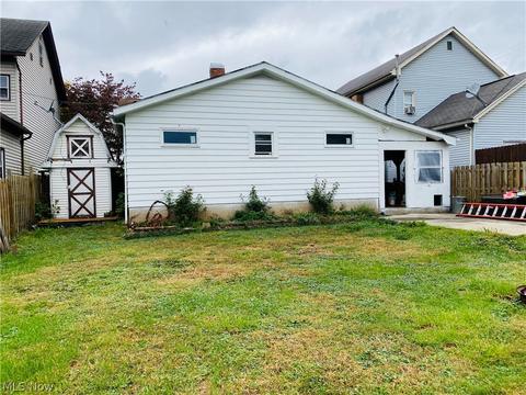 122 Mccook Ave, Dennison, OH 44621 photo 3