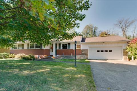 1547 Corrib Ave NW, Canton, OH 44708 photo 1