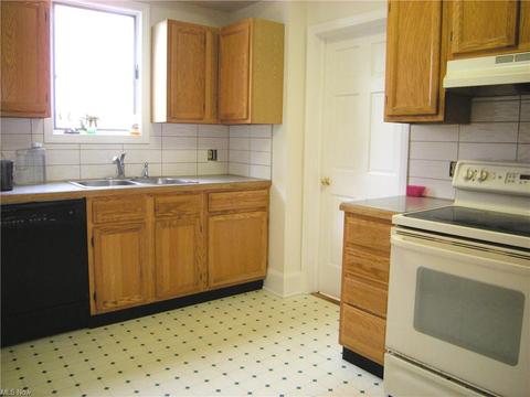 310 Bellflower Ave NW, Canton, OH 44708 photo 4