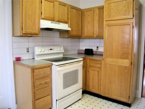 310 Bellflower Ave NW, Canton, OH 44708 photo 5