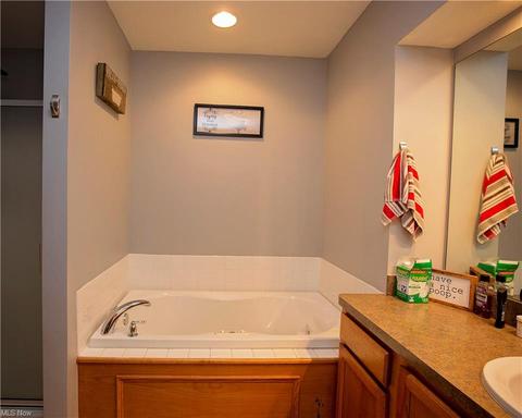 40015 Ryan Ct, Elyria, OH 44035 photo 24