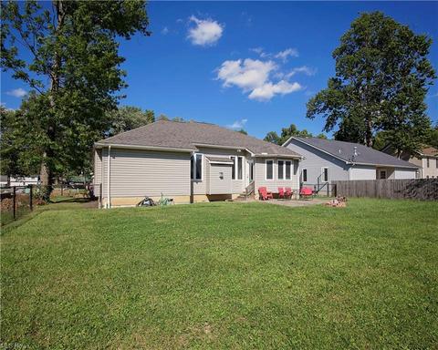 40015 Ryan Ct, Elyria, OH 44035 photo 5