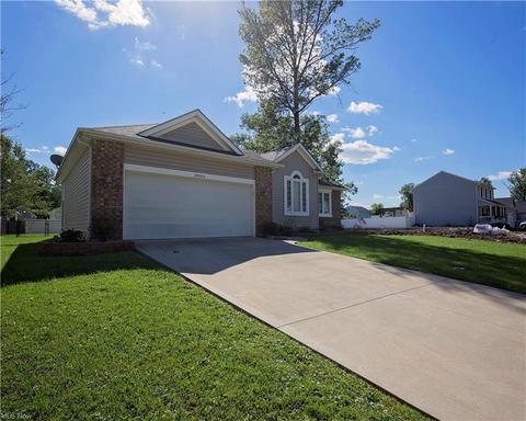 40015 Ryan Ct, Elyria, OH 44035 photo 3
