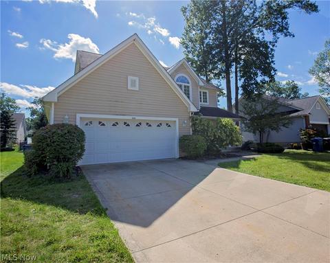 39083 Ryan Ct, Elyria, OH 44035 photo 2