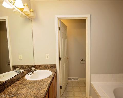 39083 Ryan Ct, Elyria, OH 44035 photo 25