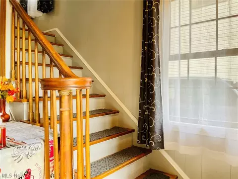 9016 Snow Rd, Parma, OH 44130 photo 11