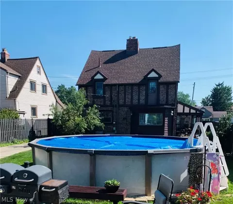 9016 Snow Rd, Parma, OH 44130 photo 7