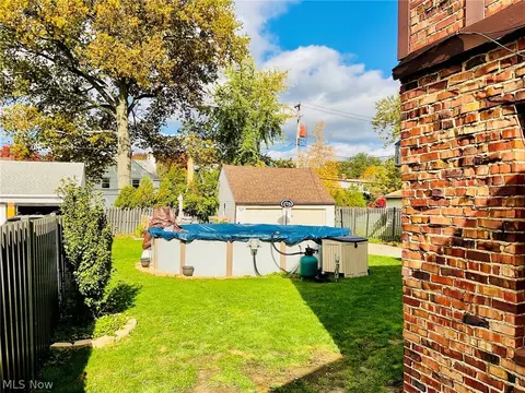 9016 Snow Rd, Parma, OH 44130 photo 8