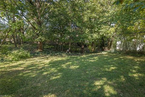 1850 E 223rd St, Euclid, OH 44117 photo 2