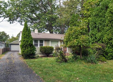 304 E 238th St, Euclid, OH 44123 photo 1