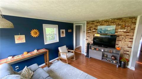 198 Railroad St, Lagrange, OH 44050 photo 4