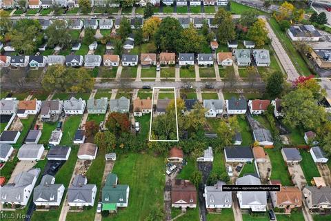 21418 Raymond St, Maple Heights, OH 44137 photo 5