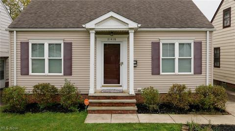 21418 Raymond St, Maple Heights, OH 44137 photo 2