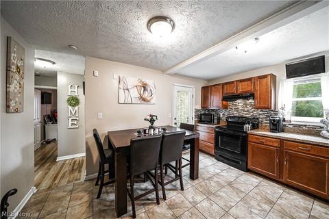 21418 Raymond St, Maple Heights, OH 44137 photo 10