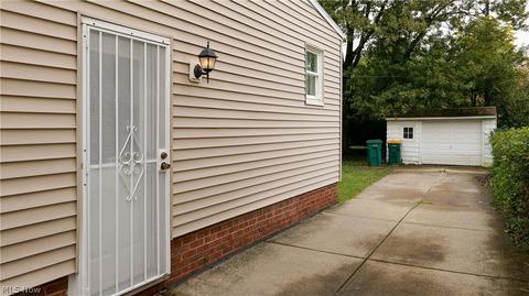 21418 Raymond St, Maple Heights, OH 44137 photo 27