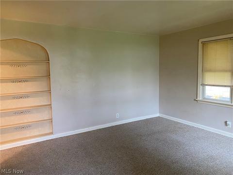 94 Helena Dr, Struthers, OH 44471 photo 6