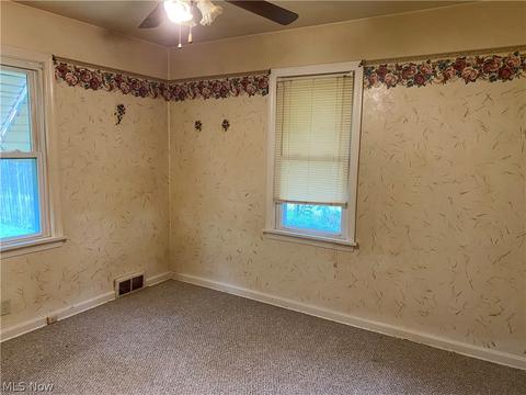 94 Helena Dr, Struthers, OH 44471 photo 10