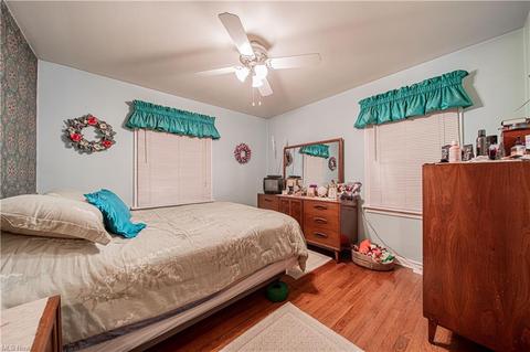 267 E 255th St, Euclid, OH 44132 photo 9