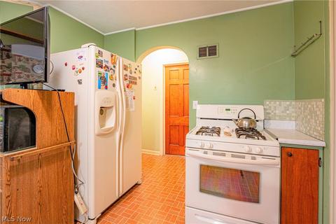 1231 E River St, Elyria, OH 44035 photo 13