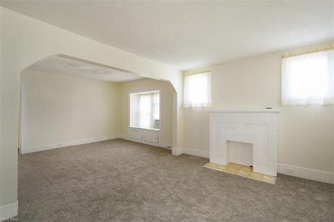 1073 Dayton St, Akron, OH 44310 photo 6