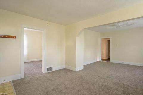 1073 Dayton St, Akron, OH 44310 photo 7