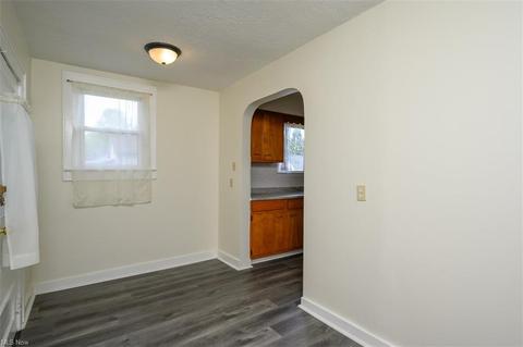1073 Dayton St, Akron, OH 44310 photo 20