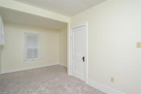 1073 Dayton St, Akron, OH 44310 photo 13