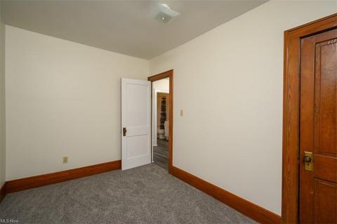 1073 Dayton St, Akron, OH 44310 photo 18