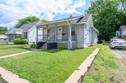 1073 Dayton St, Akron, OH 44310 photo 3