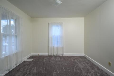 1073 Dayton St, Akron, OH 44310 photo 16