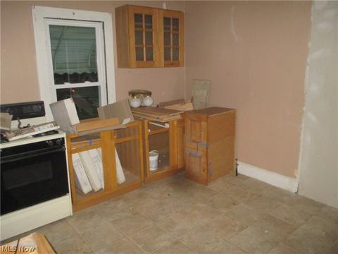 35 Morrison St, Struthers, OH 44471 photo 5
