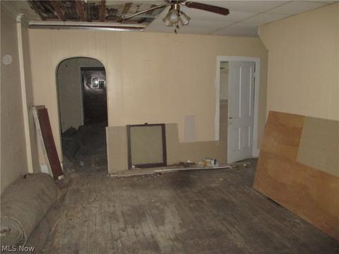 35 Morrison St, Struthers, OH 44471 photo 4