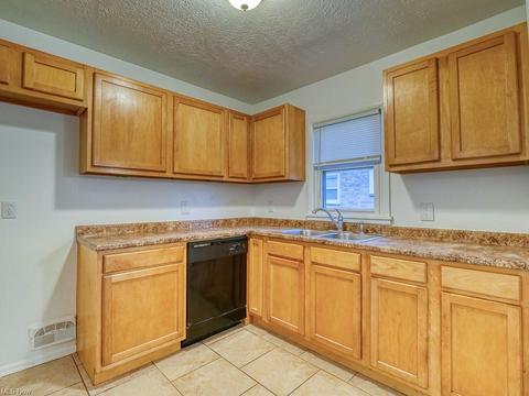 6301 Ridge Rd, Parma, OH 44129 photo 6