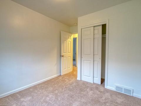 6301 Ridge Rd, Parma, OH 44129 photo 16