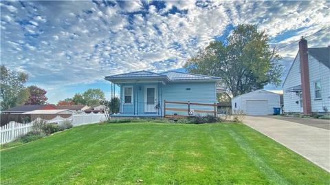 514 Spring St, Struthers, OH 44471 photo 1