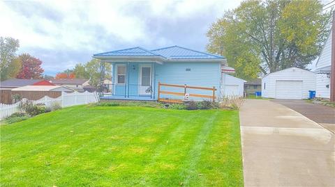 514 Spring St, Struthers, OH 44471 photo 2