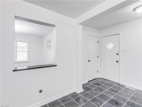 835 Peerless Ave, Akron, OH 44320 photo 14