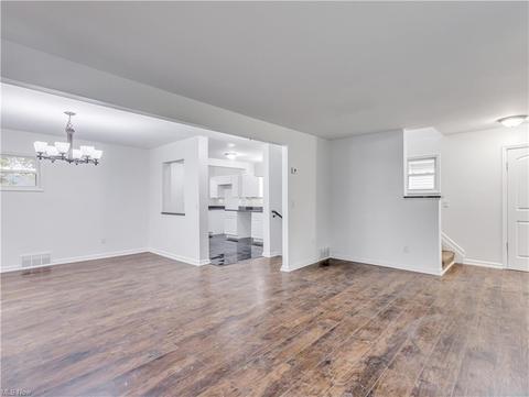 835 Peerless Ave, Akron, OH 44320 photo 6