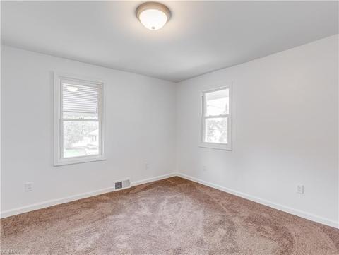 835 Peerless Ave, Akron, OH 44320 photo 17