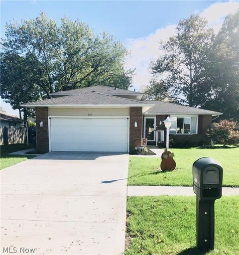 145 Timberlane Dr, Elyria, OH 44035 photo 2