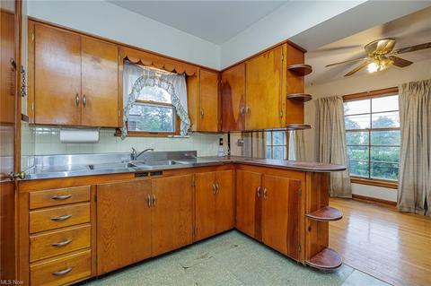 7295 State Rd, Parma, OH 44134 photo 11