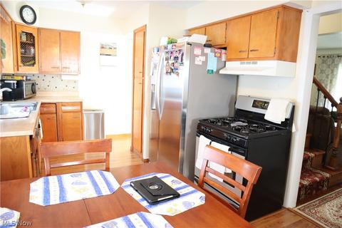1535 E 254th St, Euclid, OH 44117 photo 8