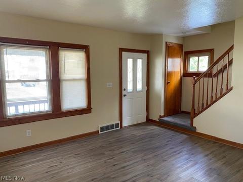 4203 Maplecrest Ave, Parma, OH 44134 photo 2