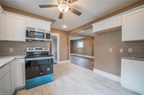 2037 E 29th St, Lorain, OH 44055 photo 11
