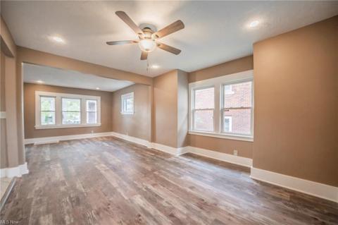 2037 E 29th St, Lorain, OH 44055 photo 6